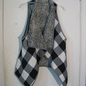 Thread & Supply Outerwear Vest Small Reversable Sherpa Buffalo Plaid Black White